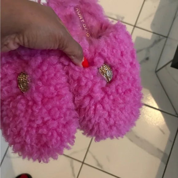 Kurt Geiger Pink Fuzzy with  Gold Accents - Picture 3 of 8